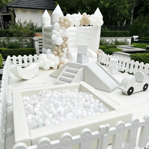 Location d'équipements de jeux gonflables blancs pour fêtes, aire de jeux intérieure, fosse à balles blanche pour les activités de fête d'anniversaire des enfants - Product Image 1