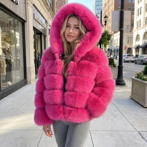 Giacca in Vera Pelliccia per Donna, Cappotto Invernale Spesso e Caldo in Vera Pelliccia di Volpe con Cappuccio, Materiali di Alta Qualità - Product Image 1