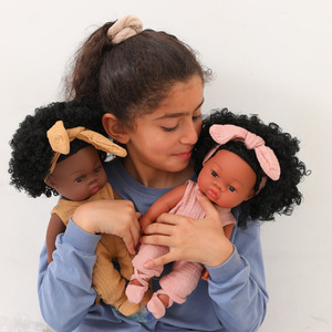 Vente en gros 14 pouces 33Cm Reborn Africain Caoutchouc <span class=keywords><strong>Dolly</strong></span> Avec Mousseline Combinaisons Arc Bandeaux Vêtements Ensemble Poupées Pour Les Filles - Product Image 6