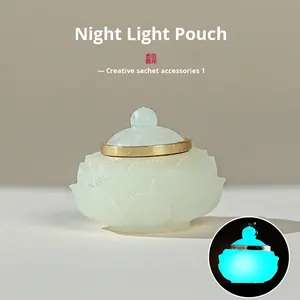 Liontin Gantungan Kunci Ponsel Ukiran Kayu Cendana Hijau Berbentuk Pixiu Terong Berongga dengan Kantong Dupa Cendana - Product Image 5