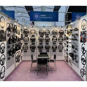 Nissan NAVARA พวงมาลัยคาร์บอนไฟเบอร์ LED สำหรับแข่งขันกีฬาพวงมาลัยแบบเคลื่อนที่ได้ออกแบบมาเป็นพิเศษสำหรับการแข่งขัน - Product Image 3