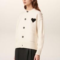 Fabricants de tricots OEM de Chine Bouton personnalisé Femmes Tricot Paris Coeur Jacquard Laine Mérinos Cardigan à col rond pour les femmes