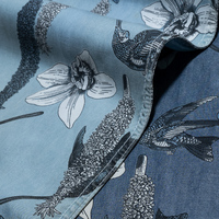 Tissu denim imprimé écoresponsable 30S 100% Lyocell motif floral Colibri, couleur résistante, échantillon personnalisé, MOQ 300M, pour femmes et filles