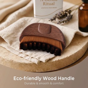 Brosse de massage faciale lymphatique en forme de lune TK, très vendue, avec manche en bois original, pour rituels de drainage lymphatique du visage - Product Image 4