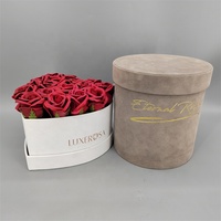 Boîtes cadeaux en carton recyclé blanc et marron avec logo personnalisé, design en velours, fleurs en feuille d'or, forme ronde en forme de cœur