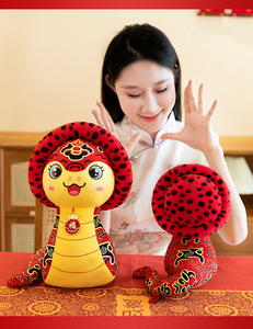 <span class=keywords><strong>2025</strong></span> năm mới Quà Tặng 30cm dễ thương rắn sang trọng Đồ chơi mềm Keychain linh vật với móng vuốt đầy với PP bông - Product Image 4