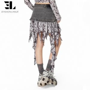 Falda Vaquera Corta de Mezclilla con Parches Casuales y Lavado Desgastado para Mujer, Cintura Alta y Borde Deshilachado, de LARSUR Custom Factory - Product Image 4