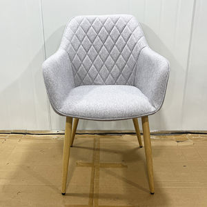 Cadeira de Jantar Moderna em Veludo com Pernas de Metal - Mobiliário Ergonômico e Portátil para Casa - Product Image 4