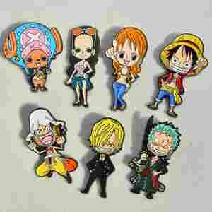 Différents Styles 1 PIÈCE Luffy Zoro Alliage Pin Métal Accessoires Porte Bijoux De Mode Anime Broches Femmes Hommes - Product Image 1