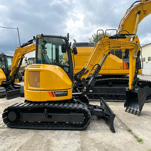 Miniexcavadora hidráulica 9057F‑1 rentable, control preciso, excavadora compacta, soporte para múltiples accesorios, envío rápido para uso urbano - Product Image 1