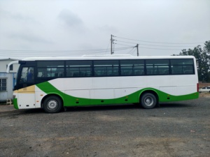 Bus YouTong pour voyagistes ZK6112D 53-65 sièges conduite à gauche autocars d'occasion Bus pour le transport <span class=keywords><strong>de</strong></span> passagers et le <span class=keywords><strong>tourisme</strong></span> - Product Image 2