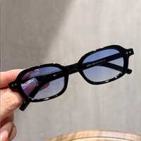 Nouvelles Lunettes de Soleil UV400 Femme 2026 – Monture Fine, Verres Épais, Style Œil de Chat Dégradé – Tendance Actuelle