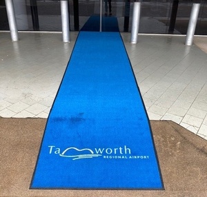 Tapis d'entrée personnalisé avec logo imprimé jet d'encre, en nylon 6.6, tapis de sol de marque pour usage commercial - Product Image 1