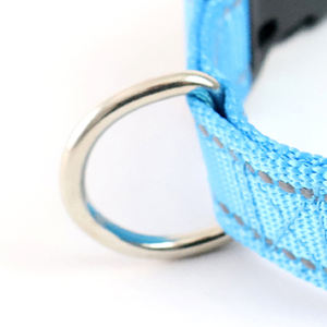 Collar para Mascotas de Nailon con Doble Tira Reflectante, Diseño Sólido, 1.0* 20-30cm, Fácil Visibilidad para Paseos Nocturnos - Product Image 5