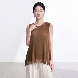 เสื้อยืดผู้หญิงแบบใหม่ล่าสุด ทรงหลวม สไตล์ลำลอง แฟชั่นคอปก เรียบหรู ดูดี ทรงไม่สมมาตร เป็นมิตรกับสิ่งแวดล้อม ผลิตจากโพลีเอสเตอร์ 100% - Product Image 4