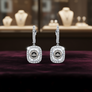 Orecchini in Oro Bianco con Diamanti Taglio Cushion Colore D Naturali Certificati GIA Gioielli Classici da Sposa per Donna - Product Image 2