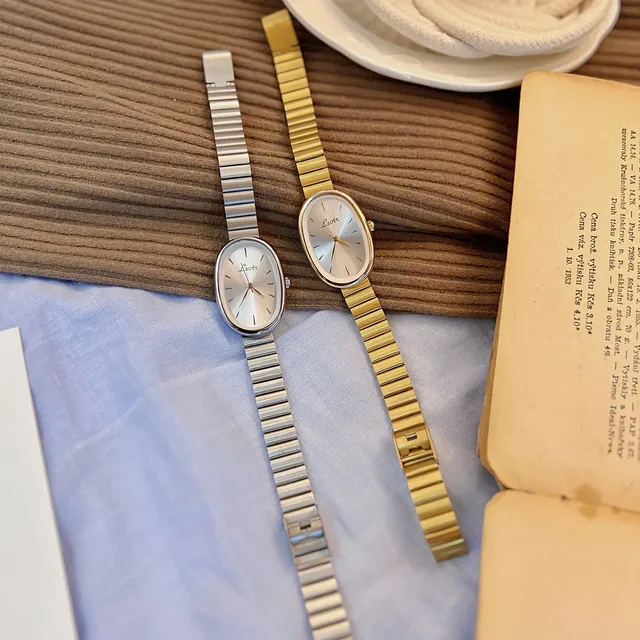 2026 New Fashionable Women's Watch With Gold Bracelet Vintage Luxury Ins Style Elegant Versatile Quartz Watch Ladies Watch