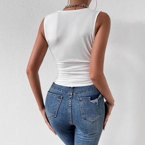 Top sin mangas para mujer, fruncido, transpirable, estilo hip hop, tipo wrap/swing, color liso blanco, de poliéster tejido, para uso casual. - Product Image 2