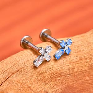 F136 titanio <span class=keywords><strong>Piercing</strong></span> oreja Studs Labret <span class=keywords><strong>labio</strong></span> 16G forma de cruz Pierc circón incrustaciones pendientes cristianos espalda plana joyería religiosa - Product Image 3