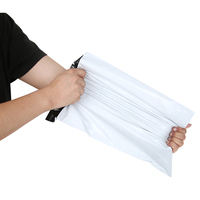 Vente en gros de sacs postaux blancs enveloppes d'expédition solides emballage poly enveloppes blanches paquet de 100 pièces
