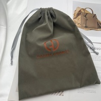 Pochette cadeau en velours gris imprimée avec logo personnalisé pour perruques et extensions capillaires, avec ruban, pochette de luxe en velours pelucheux pour chaussures et accessoires