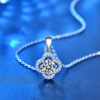 XMZ028 gros bijoux de mode personnalisés 1/2Ct diamant Moissanite pendentif 925 argent Sterling trèfle à quatre feuilles collier bijoux