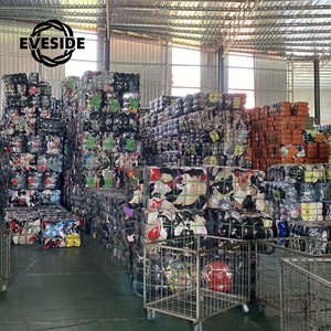 Contenedor de trapos mixtos sin cortar de <span class=keywords><strong>ropa</strong></span> usada Pacas coreanas Ukay <span class=keywords><strong>Ropa</strong></span> usada mixta - Product Image 6