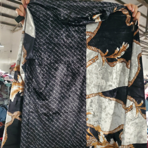 Vendita calda <span class=keywords><strong>vip</strong></span> misto 45kg king balle signore velluto abbigliamento usato sfuso abiti usati in balla - Product Image 1