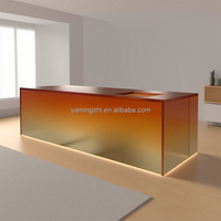 Comptoir de bar en acrylique de luxe haut de gamme Bureau de réception en acrylique de style moderne Table longue en acrylique épaissie utilisée pour la villa