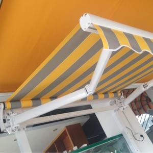 Parasol électrique télescopique et pliable à ouverture automatique, résistant au vent et aux UV, pour balcon moderne, villa, <span class=keywords><strong>toit</strong></span> en bord <span class=keywords><strong>de</strong></span> mer et cour. - Product Image 1