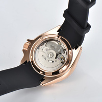 Montre de plongée automatique personnalisée pour homme, boîtier en or rose, bracelet en cuir noir, cadran à aiguilles, lumineux, étanche 50M, logo personnalisé