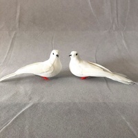 Petites colombes artificielles en plumes blanches de style classique pour les décorations de mariage et de Noël