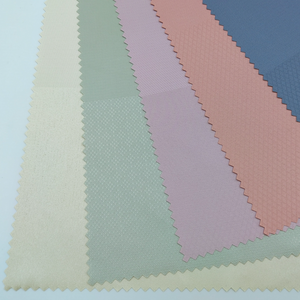 Cuir synthétique PU de haute qualité pour sièges de <span class=keywords><strong>voiture</strong></span>, revêtement de siège, motif géométrique à empiècements avec support tricoté, <span class=keywords><strong>vente</strong></span> directe du fournisseur - Product Image 1