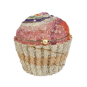 Sac à main de soirée chic pour femme, orné de strass et de cristaux, idéal pour les banquets et dîners - Product Image 5
