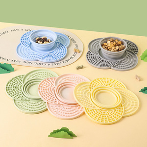 Tazón de silicona plegable para alimentación lenta 2 en 1, tapete para lamer con ventosa antideslizante, utensilios para alimentar gatos y perros - Product Image 1