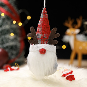 Décoration de Noël suspendue : Gnome sans visage avec chapeau en tissu à carreaux et bois de cerf, pendentif pour sapin de Noël - Product Image 6