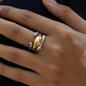 Anillo Minimalista de Acero Inoxidable con Baño de Oro de 18K, Forma Geométrica de Lágrima, Joyería Unisex para Regalo - Product Image 2