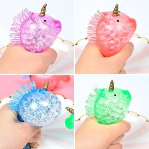 JITENG Licorne Squishy TPR Anti-Stress, Jouet Éducatif Lumineux LED, Balle Anti-Stress Remplie de Billes d'Eau - Product Image 4