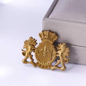 Ding <span class=keywords><strong>Yi</strong></span> เข็มกลัดเคลือบโลหะแบบนิ่มสำหรับโลโก้ที่ออกแบบได้ตามต้องการสำหรับมืออาชีพ - Product Image 1