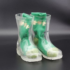 Zapatos de lluvia baratos para niños, Botas de lluvia transparentes impermeables de PVC con luz LED, venta al por mayor de fábrica - Product Image 6