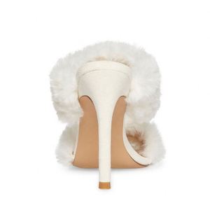 รองเท้าส้นสูงผู้หญิงสีขาวแบบกำหนดเอง ทำจากหนัง PVC ส้นหนาทรงเหลี่ยม แบบสวม - Product Image 3