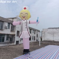 Tube d'infirmière gonflable homme pour la publicité hospitalière agitant le caractère d'infirmière heureux de danseur de ciel gonflable pour les promotions médicales