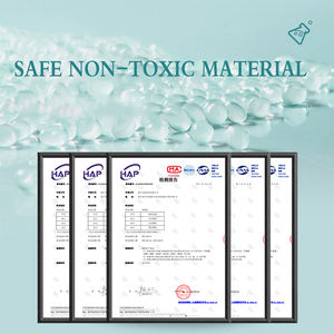 Fabricante al por mayor al aire libre de plástico impermeable Casa de perro con ventana inodoro - Product Image 6