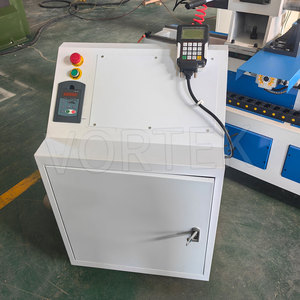 Torno horizontal para carpintería CNC PL1020 con máquina de torneado CNC de madera con motor - Product Image 5