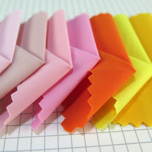 En gros style tissé spandex peau de pêche peluches couleur Fixe protection de L'environnement <span class=keywords><strong>dacron</strong></span> imperméable <span class=keywords><strong>tissu</strong></span> pour sac, manteau, robe - Product Image 1