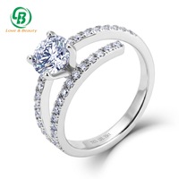 Anello di fidanzamento con diamante creato in laboratorio a gambo diviso, in argento S925, diamante D VVS1 HPHT CVD, pietra centrale rotonda, fascia con doppio pavé.
