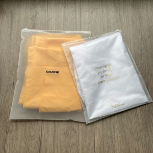 Custom Matte Frosted <b>Zip</b> <b>Bags</b> Gold Printing Logo Clear Zipper Pouches For Clothing Cosmetic Packaging - Product Image 3