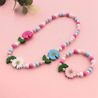 Bracelet en bois perlé à la main motif petite marguerite version coréenne, couleur bonbon, forme dessin animé, ensemble collier et bracelet coloré modèle