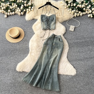 Ensemble deux pièces style rétro américain : <span class=keywords><strong>Gilet</strong></span> court en jean dos nu et jupe sirène taille haute amincissante - Product Image 1