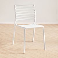 Chaises de restaurant et de café en plastique PP empilables, colorées, modernes et simples, pour l'extérieur et le jardin, nouveau design